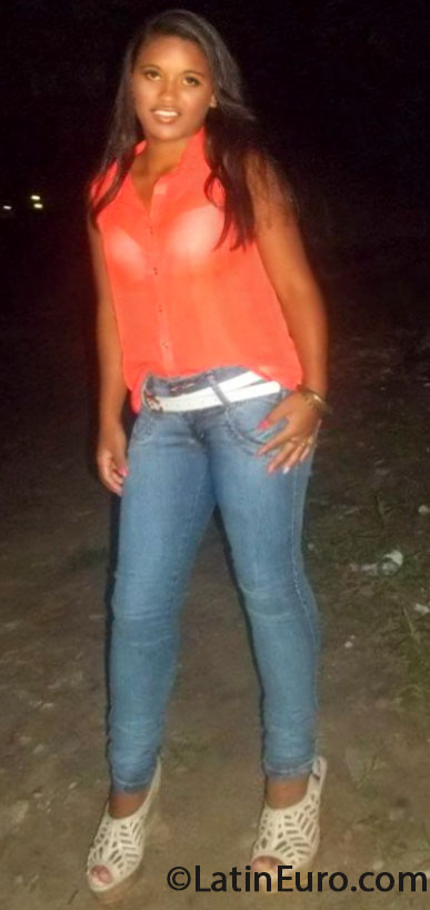 Date this attractive Brazil girl Bruna from Alianca BR8026