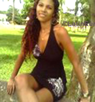 Date this attractive Brazil girl Marcela from Alto Paraiso BR8034