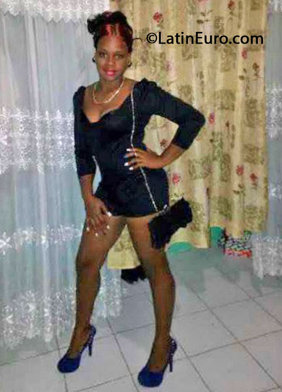 Date this athletic Jamaica girl Shamel from St. Mary JM1294