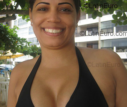 Date this nice looking Brazil girl Selma from Sao Gabriel Da Palha BR8092