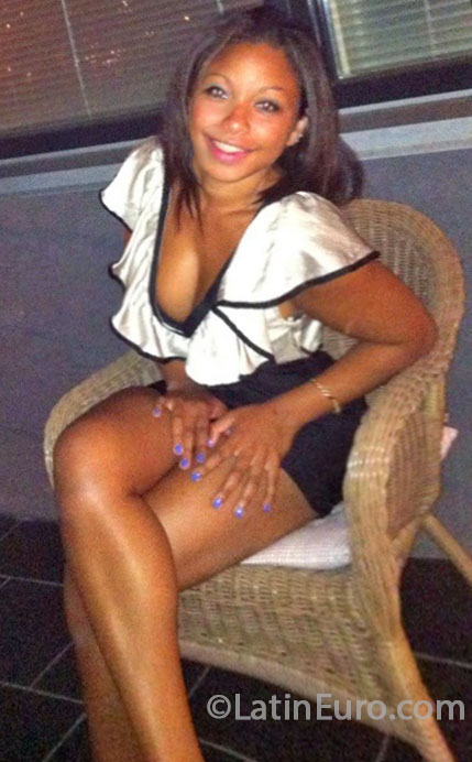 Date this good-looking Brazil girl Rayara from Brasilia BR8093