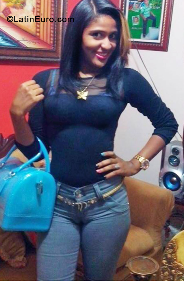 Date this exotic Dominican Republic girl Roseli from Santo Domingo DO17369