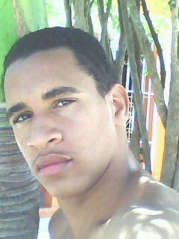 Date this tall Dominican Republic man Daniel from San Pedro De Macoris DO17399