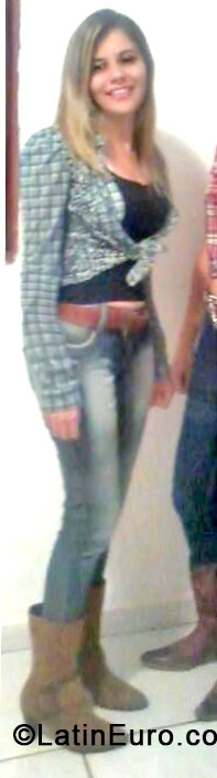 Date this hard body Brazil girl Syndi from Luis Antonio BR8154