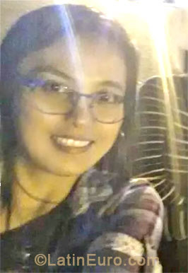 Date this attractive Philippines girl Ged from Manila PH589