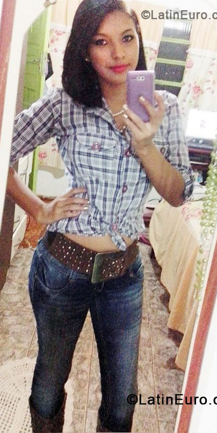 Date this sultry Brazil girl Adriana from Cidade Gaucha BR8216