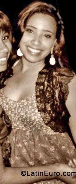 Date this good-looking Brazil girl Layne from Sao Jose Da Safira BR8187