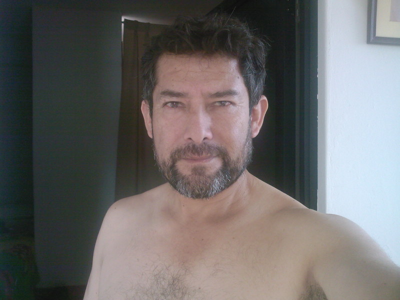 Date this sensual Peru man Hugo from Santa PE838