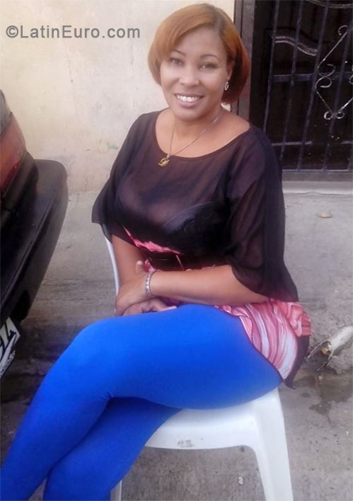 Date this charming Dominican Republic girl Niabis from Santo Domingo DO17672