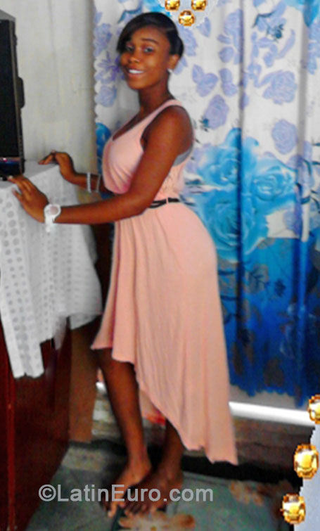 Date this attractive Jamaica girl Shani from clarendon JM1378