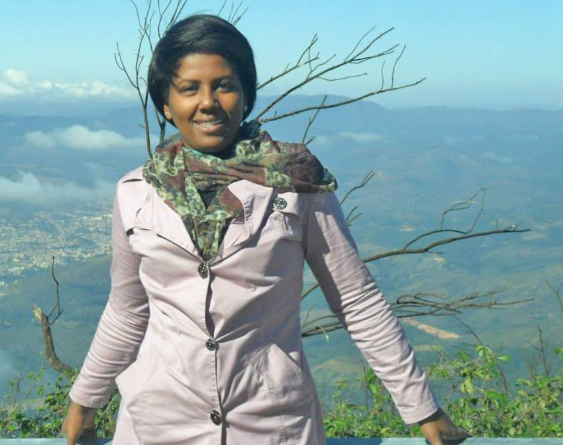 Date this pretty Brazil girl Regiane from Belo Horizonte BR8257