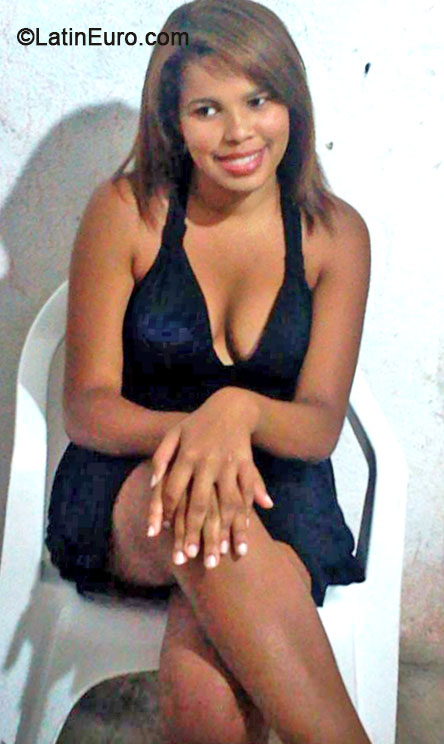 Date this beautiful Brazil girl Carina from Sao Paulo BR8272