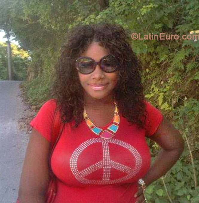 Date this good-looking Jamaica girl Felicia from Kingston JM1406