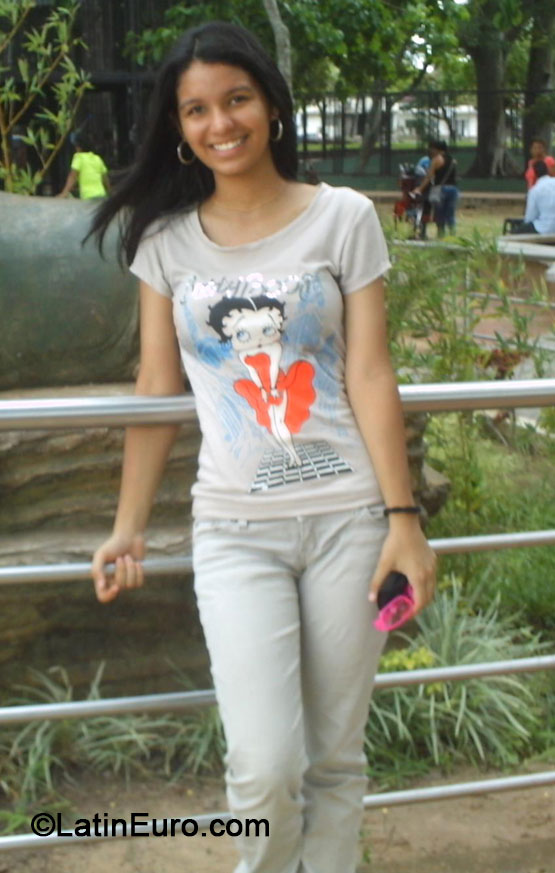 Date this fun Venezuela girl Ayareth from Maturin VE113