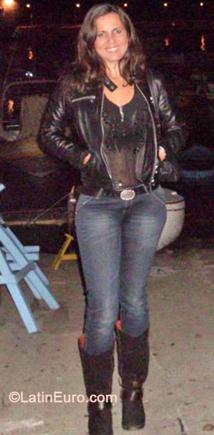 Date this delightful Brazil girl Cristiane from Salvador BR8284