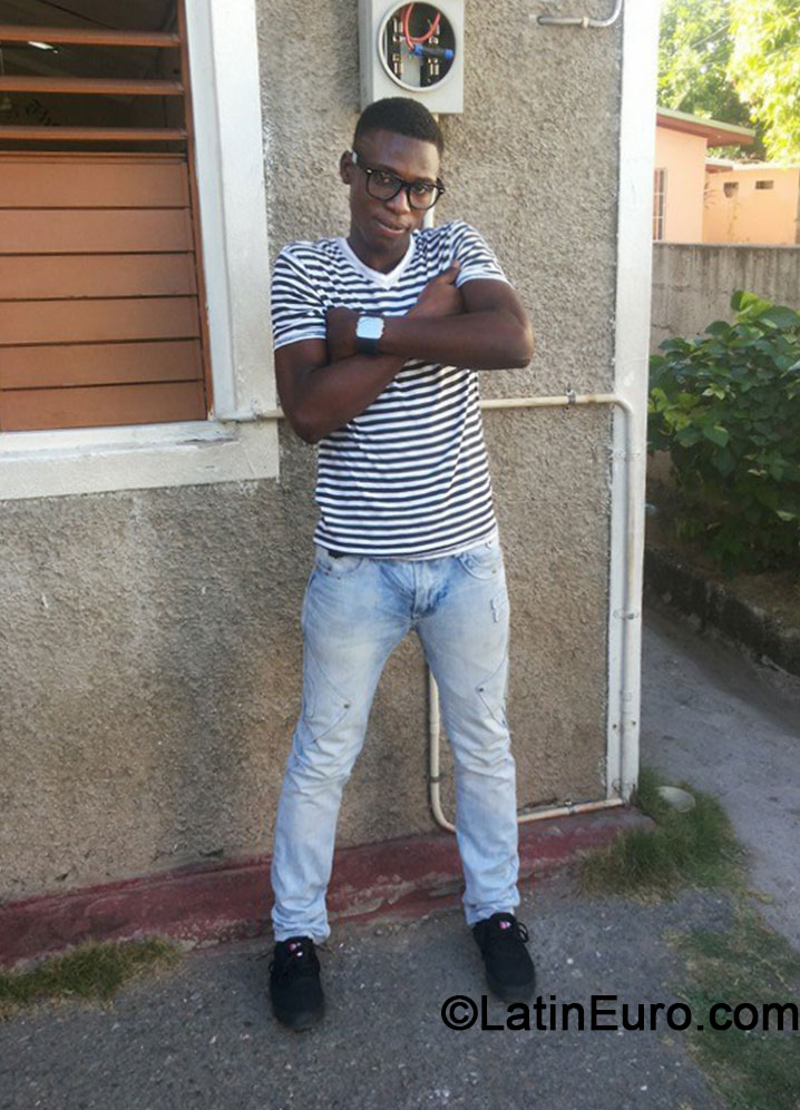 Date this sensual Jamaica man Jaevon from Kingston JM1432