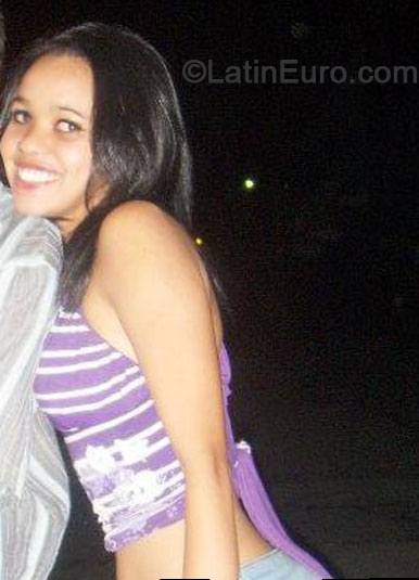 Date this attractive Brazil girl Amanda from Sao Paulo BR8324