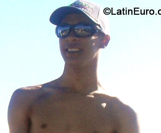 Date this fun Brazil man Jonathan from Rio De Janeiro BR8336