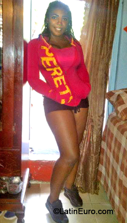 Date this cute Jamaica girl Hicha from Kingston JM1440