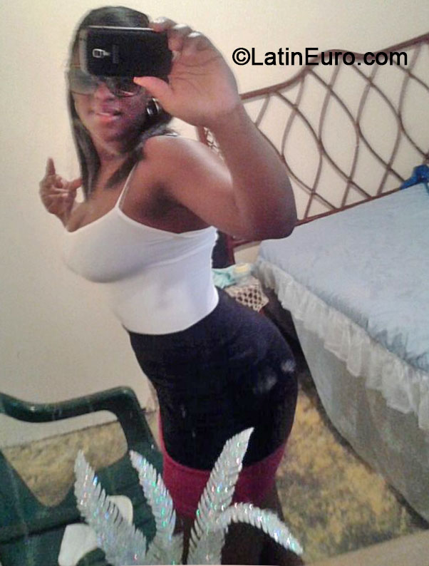 Date this foxy Dominican Republic girl Katherine from La Romana DO18014