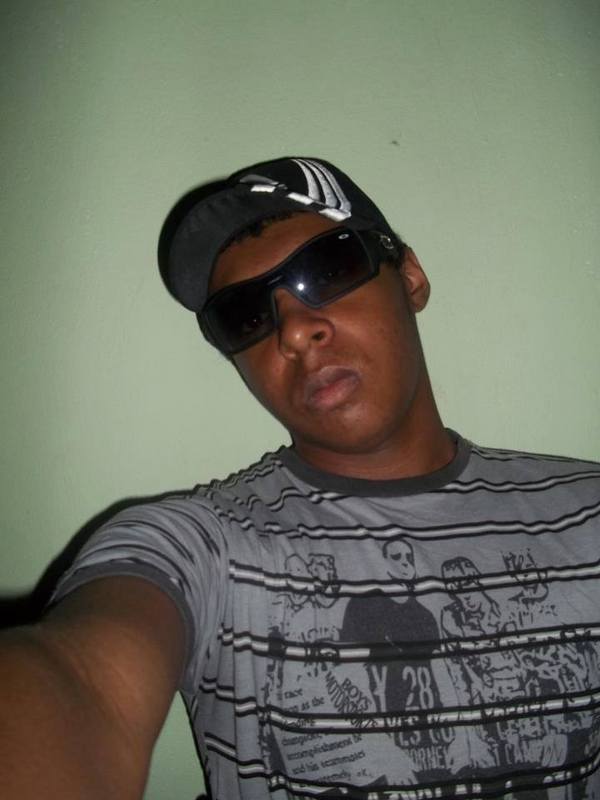 Date this georgeous Brazil man Wender from Goiania BR8376