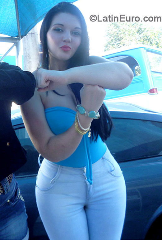 Date this pretty Brazil girl Natara evelin from Ibirama BR8395