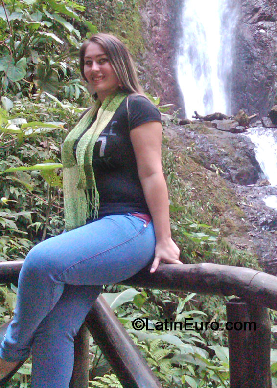Date this georgeous Venezuela girl Brillie from Barinas VE126