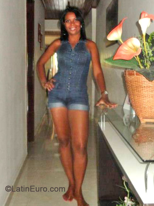 Date this beautiful Brazil girl Liliane from Camacari BR8424