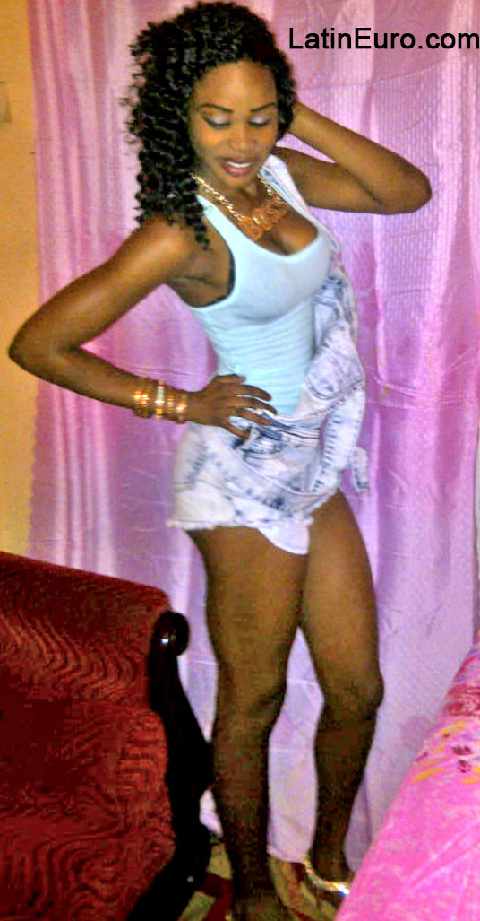 Date this happy Jamaica girl Shanika from Kingston JM1503
