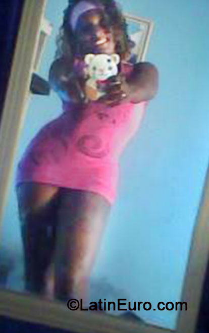 Date this hard body Brazil girl Raphaela from Franca BR8455