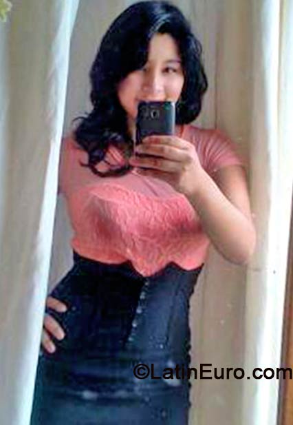 Date this foxy Peru girl Madeleine from Huanuco PE893