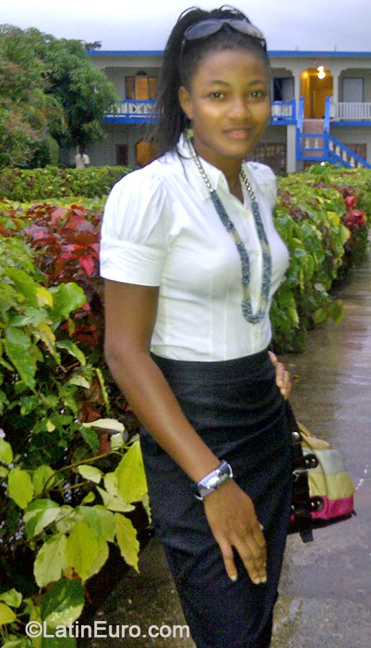 Date this delightful Jamaica girl Natoiy from Hanover JM1533