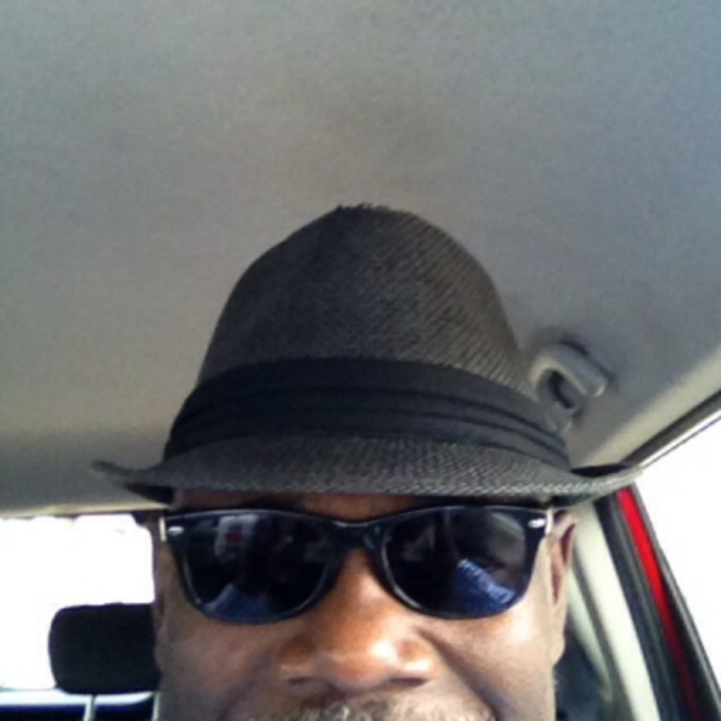 Date this athletic Brazil man Protektor from San Bernardino BR8559
