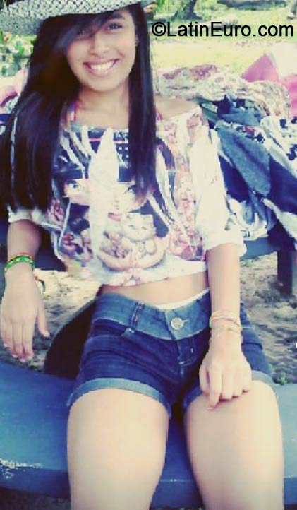 Date this good-looking Brazil girl Raianie from Manaus BR8596