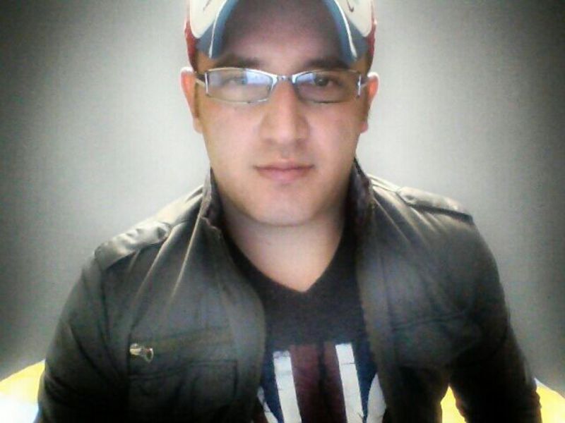 Date this stunning Colombia man Aluen from Bogota CO14913