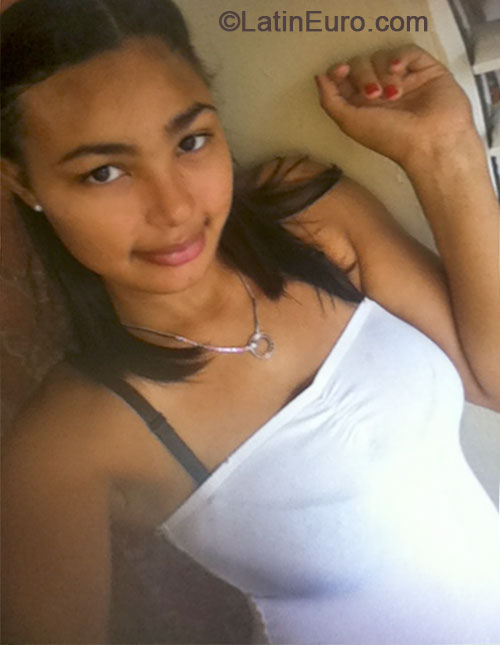 Date this lovely Dominican Republic girl Lily from San Francisco De Macoris DO18543
