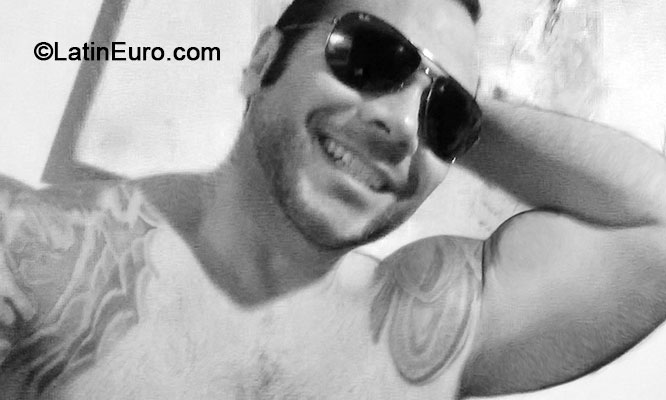 Date this charming Brazil man Igor from Sao Paulo BR8680