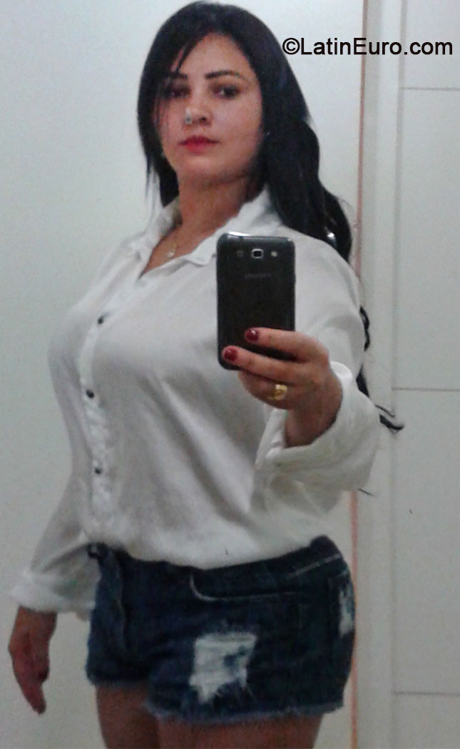 Date this hot Brazil girl Lidiane from Rio De Janeiro BR8694