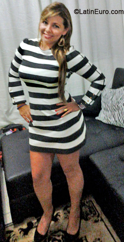 Date this gorgeous Panama girl Carolina from Panama PA408