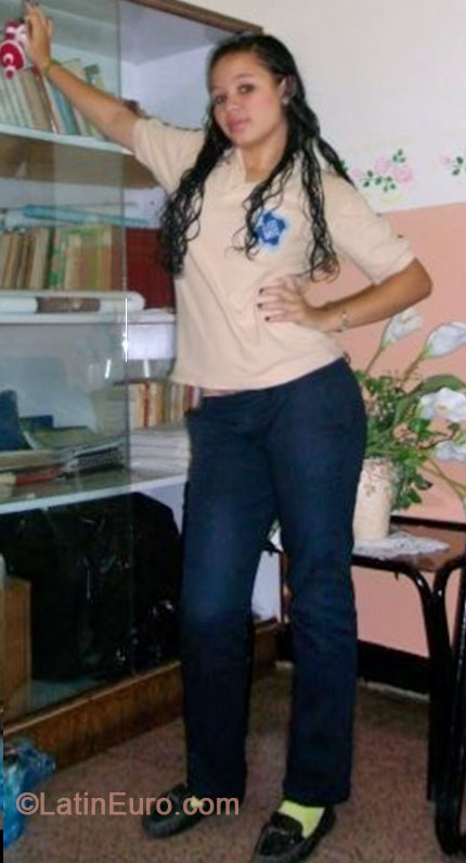 Date this exotic Venezuela girl Josi from Caracas VE198