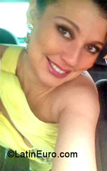 Date this fun Brazil girl Kelly from Curitiba BR8724