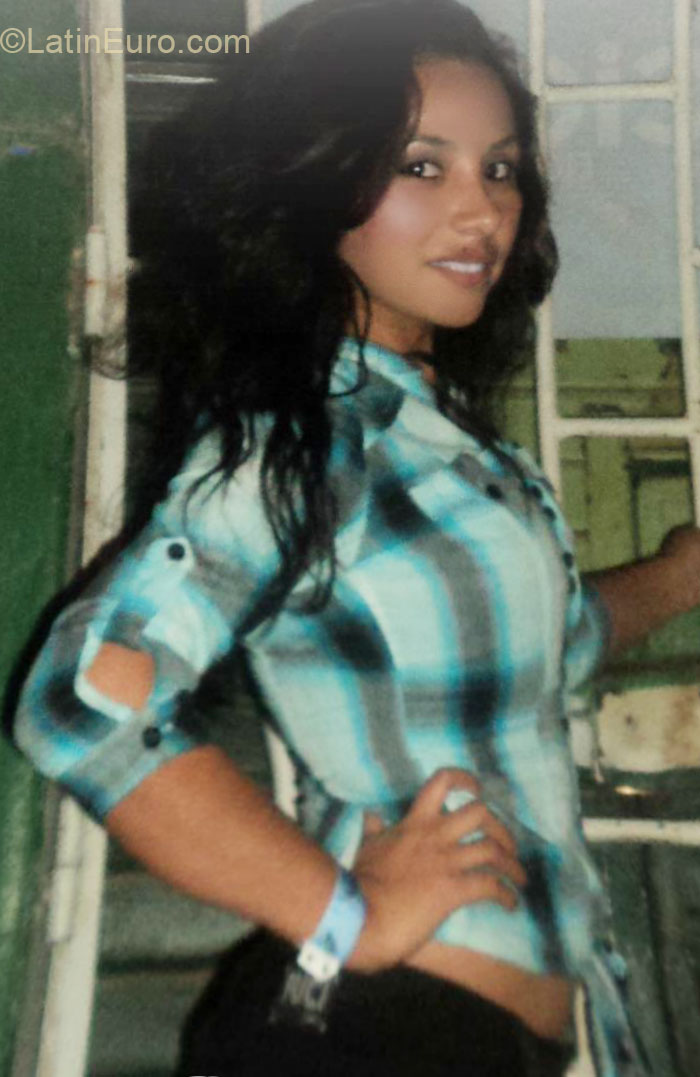 Date this young Peru girl Karina from Trujillo PE963