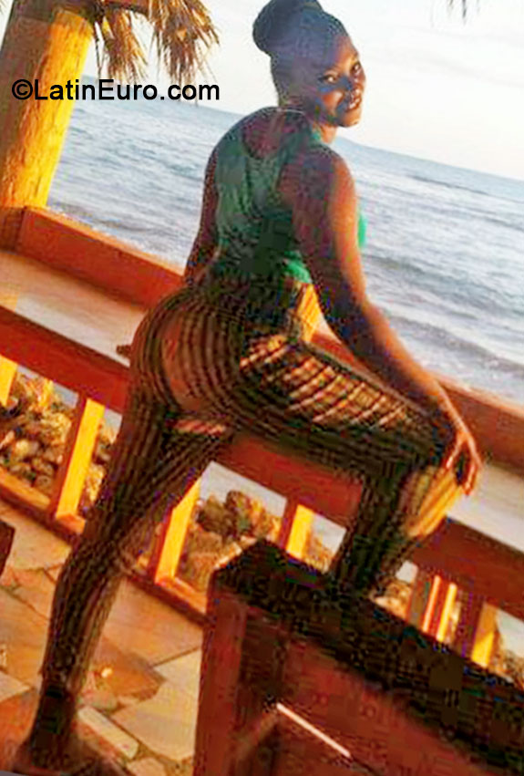 Date this delightful Jamaica girl Korana from Portmore JM1707
