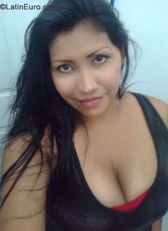 Date this exotic Costa Rica girl Julia from San Jose CR287
