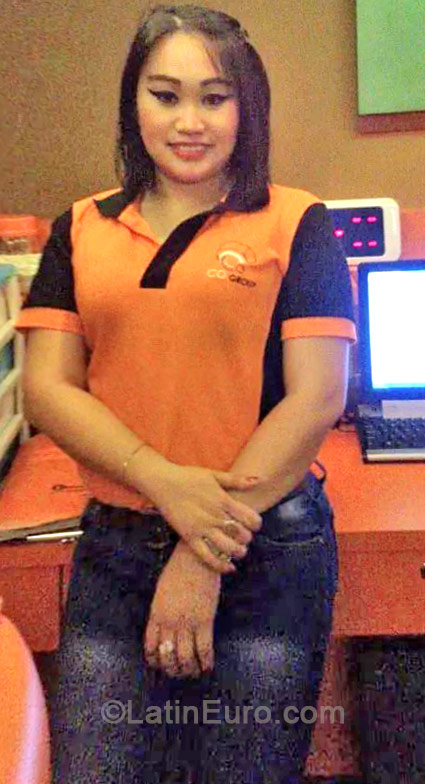 Date this stunning Philippines girl Fatima from Manila PH653
