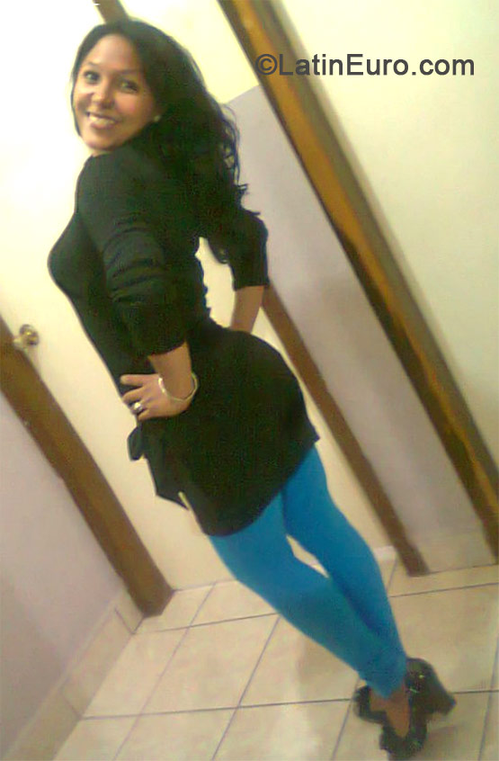 Date this lovely Honduras girl Juliana from La Ceiba HN1021