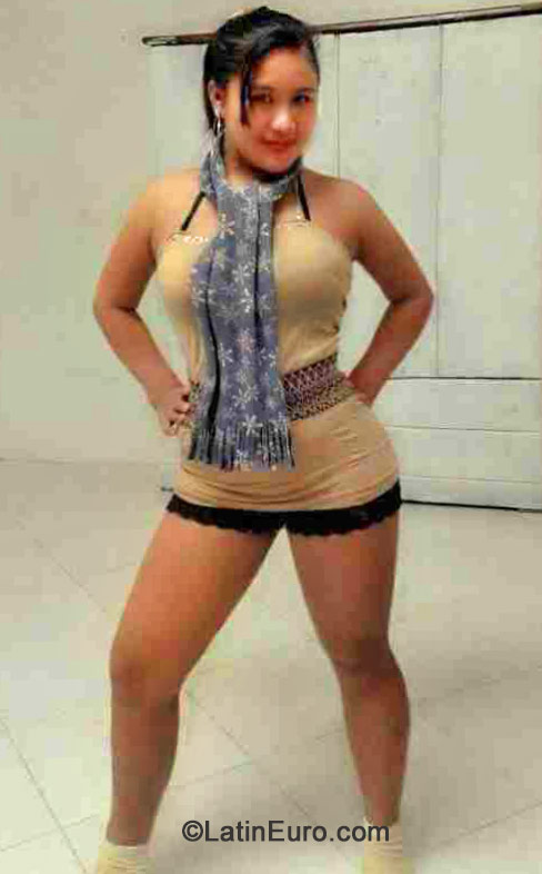 Date this cute Philippines girl Analiza from Manila PH647