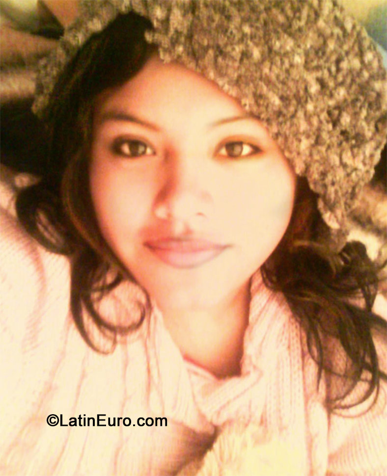 Date this happy Peru girl Anghysan from Arequipa PE983