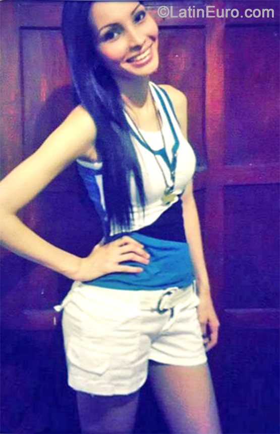 Date this hard body Venezuela girl Xaira from Caracas VE247