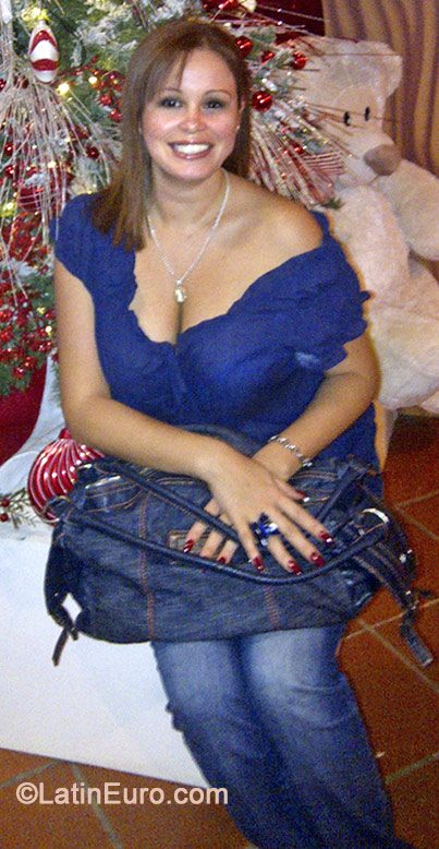 Date this stunning Venezuela girl Laura from Caracas VE252